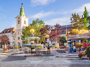 Foto des Hundertwasserbrunnen in Zwettl