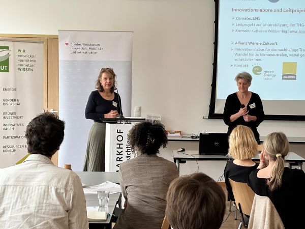 Vortragende und Publikum