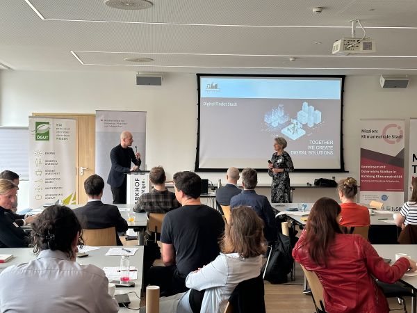 Vortragende und Publikum