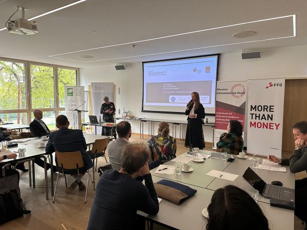 Vortragende und Publikum