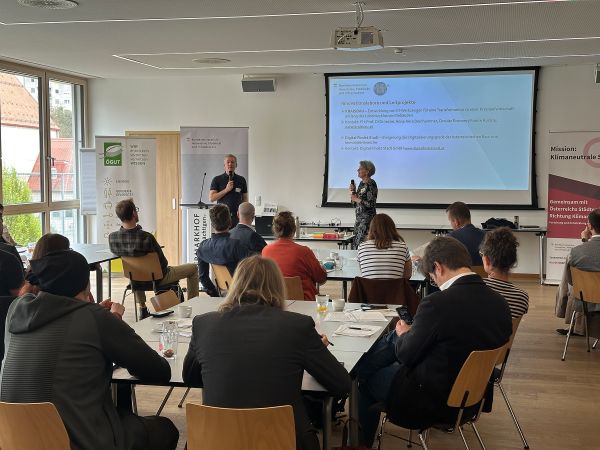 Vortragende und Publikum