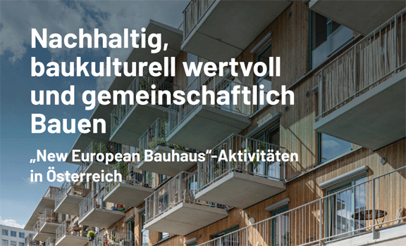 Foto eines Gebäudes mit Holzfassade